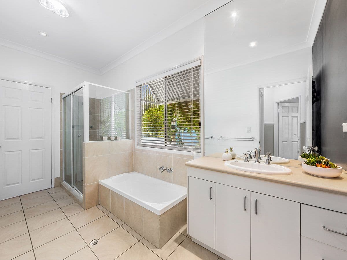 2 Silverwood Court, Ferny Hills QLD 4055, Ferny Hills - Thumbnail 8