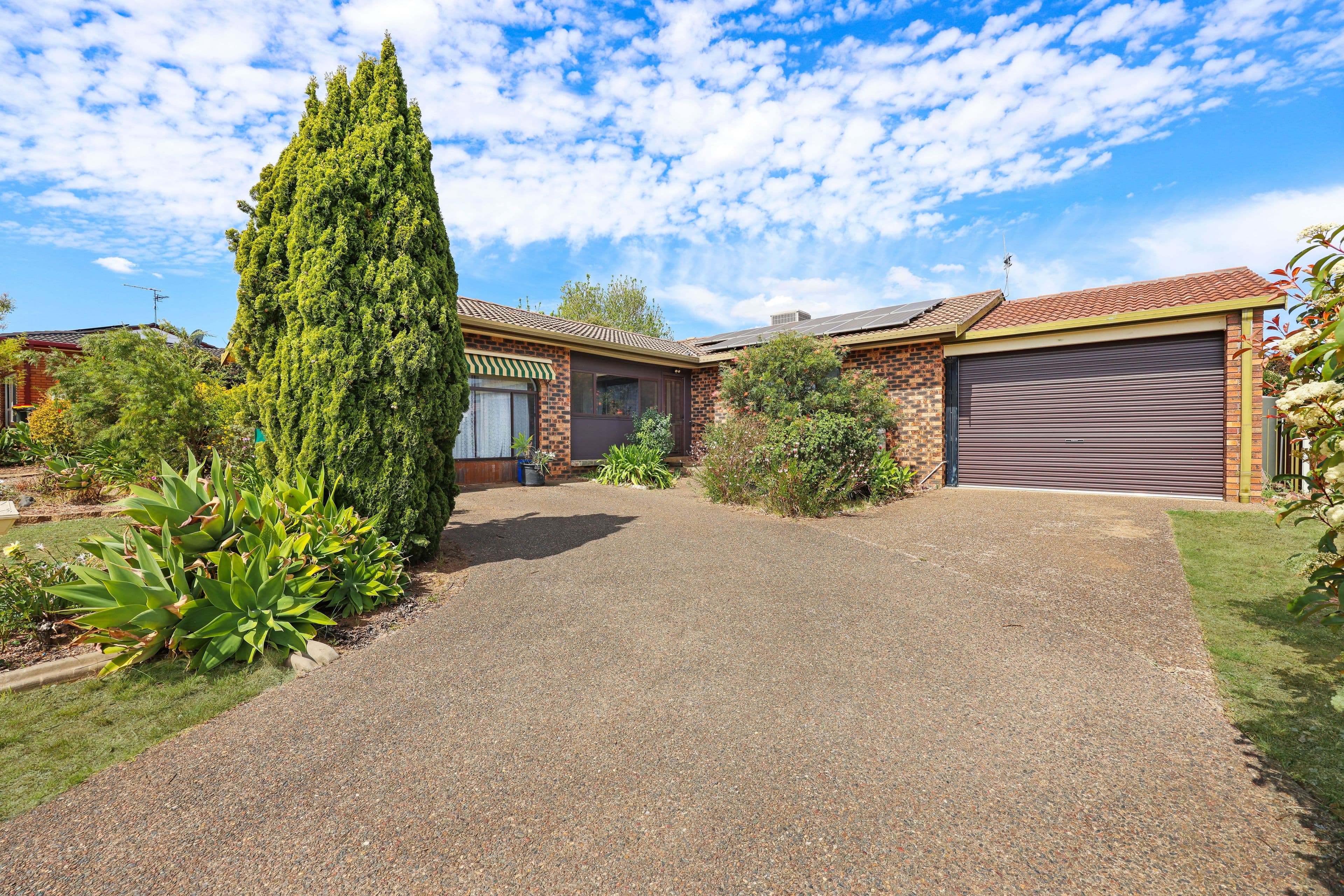 37 Bandalong Street, Tamworth NSW 2340, Hillvue - Image 1