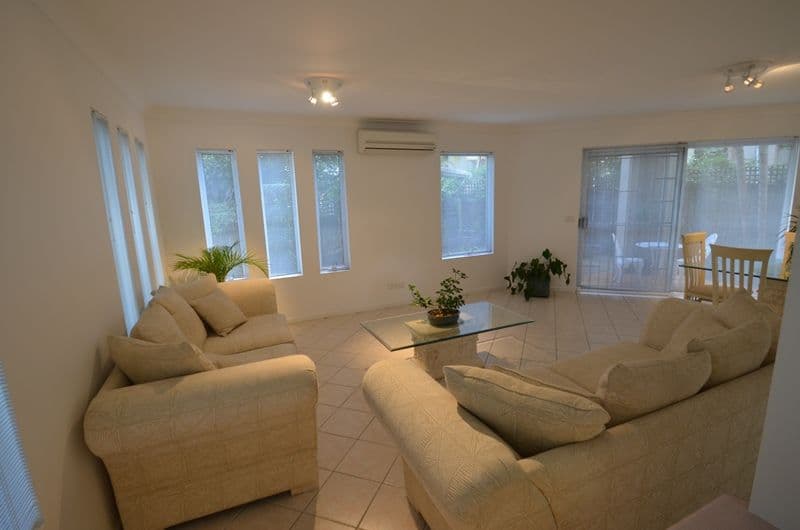 17 Thelma Avenue, BIGGERA WATERS QLD 4216, Biggera Waters - Thumbnail 5