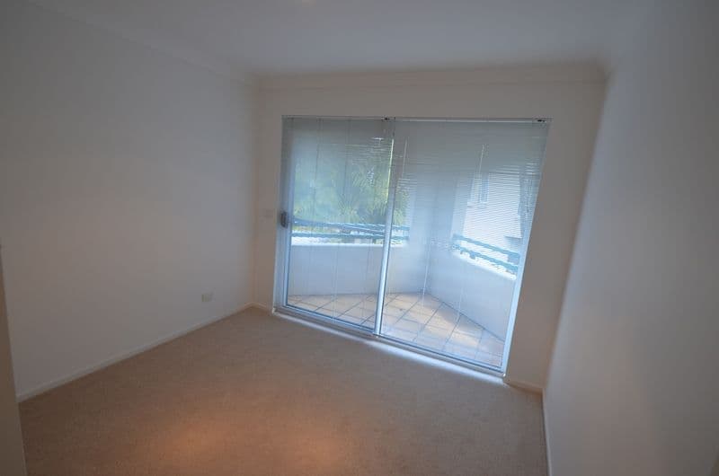 17 Thelma Avenue, BIGGERA WATERS QLD 4216, Biggera Waters - Thumbnail 6