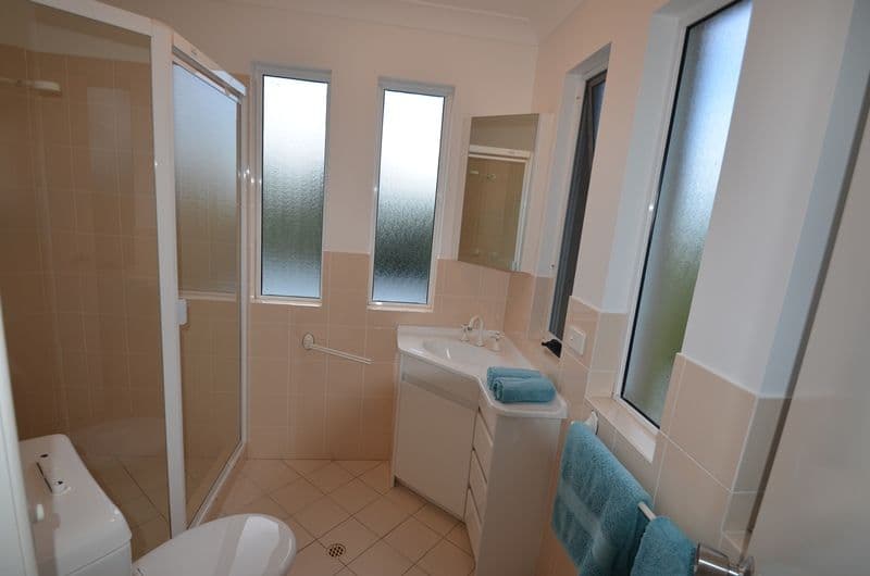 17 Thelma Avenue, BIGGERA WATERS QLD 4216, Biggera Waters - Thumbnail 7