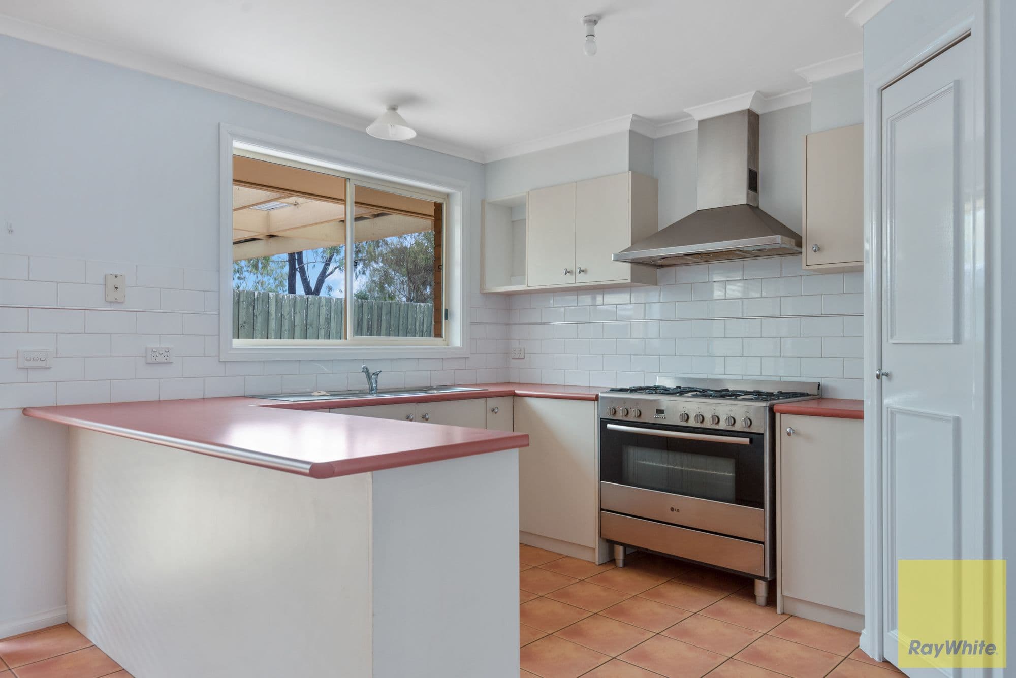 25 Mirabella Close, Werribee VIC 3030, Werribee - Thumbnail 3