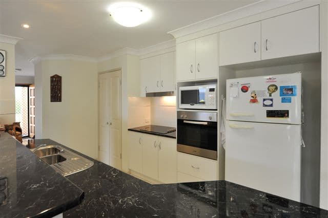 28 Catherine Crescent, KINGSTHORPE QLD 4400, Kingsthorpe - Thumbnail 3