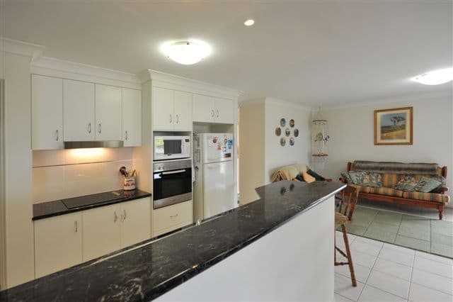 28 Catherine Crescent, KINGSTHORPE QLD 4400, Kingsthorpe - Thumbnail 4