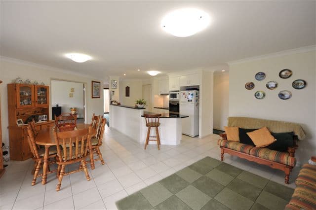 28 Catherine Crescent, KINGSTHORPE QLD 4400, Kingsthorpe - Thumbnail 6