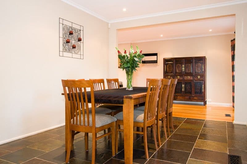 24 Saxonwood Drive, DONCASTER EAST VIC 3109, Doncaster East - Thumbnail 3