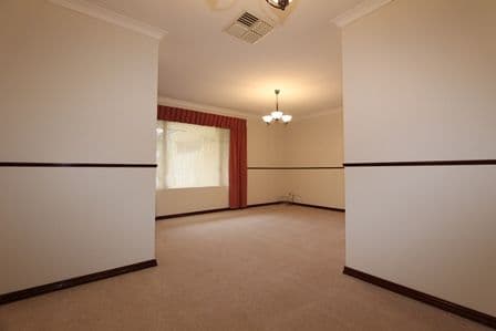 10 Yerilla Glen, BALLAJURA WA 6066, Ballajura - Thumbnail 3