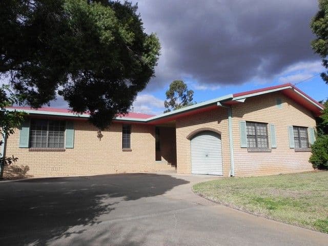 10 Holmes, PITTSWORTH QLD 4356, Pittsworth - Image 1