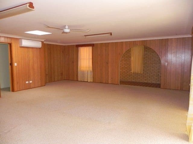 10 Holmes, PITTSWORTH QLD 4356, Pittsworth - Thumbnail 2