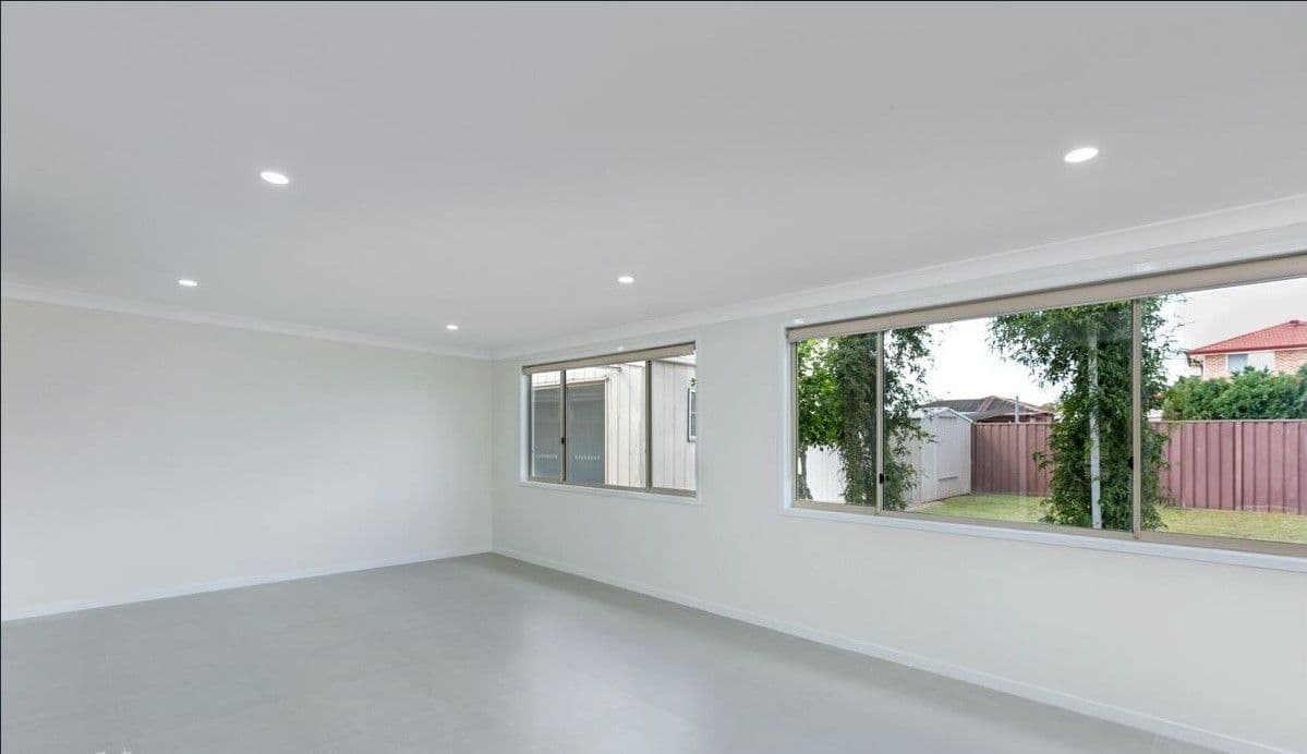 54 Kirsty Crescent, Hassall Grove - Thumbnail 2