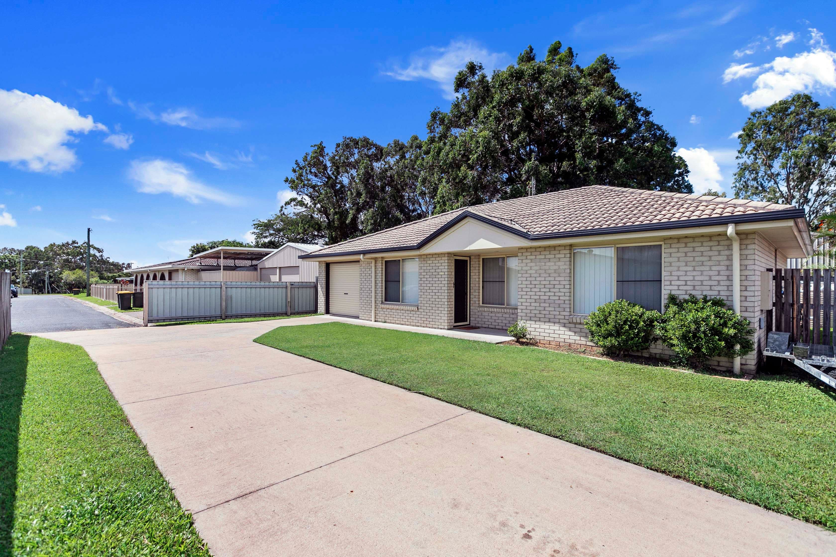80B & 80C Corfield Street, Point Vernon QLD 4655, Point Vernon - Thumbnail 3