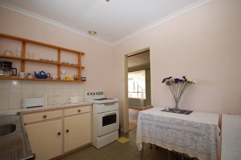 32 Russell Street, MOUNT EVELYN VIC 3796, Mount Evelyn - Thumbnail 2