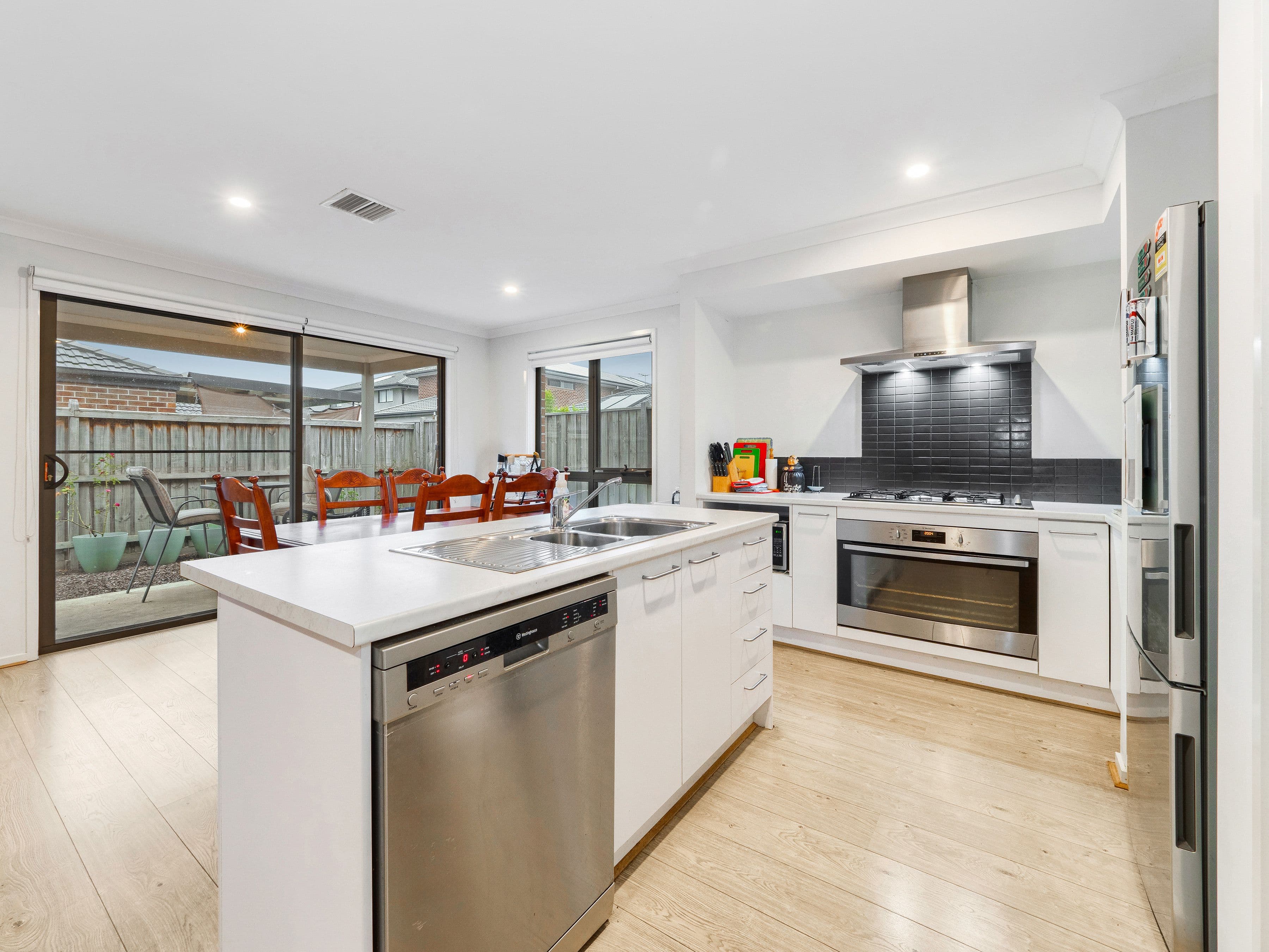 38 Riverside Drive, Cranbourne West VIC 3977, Cranbourne West - Thumbnail 5