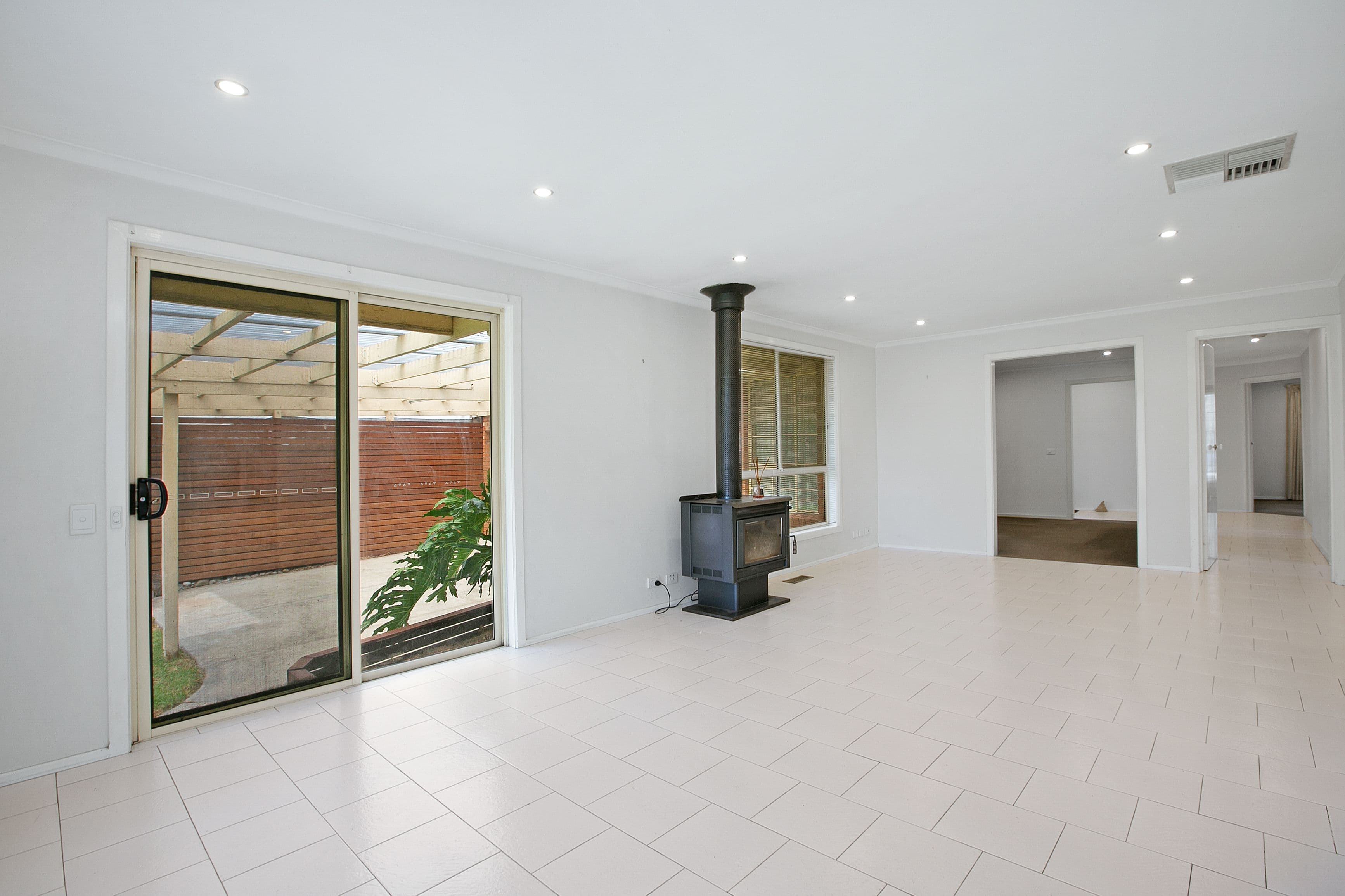 30 Carroll Crescent, Mill Park VIC 3082, Mill Park - Thumbnail 4