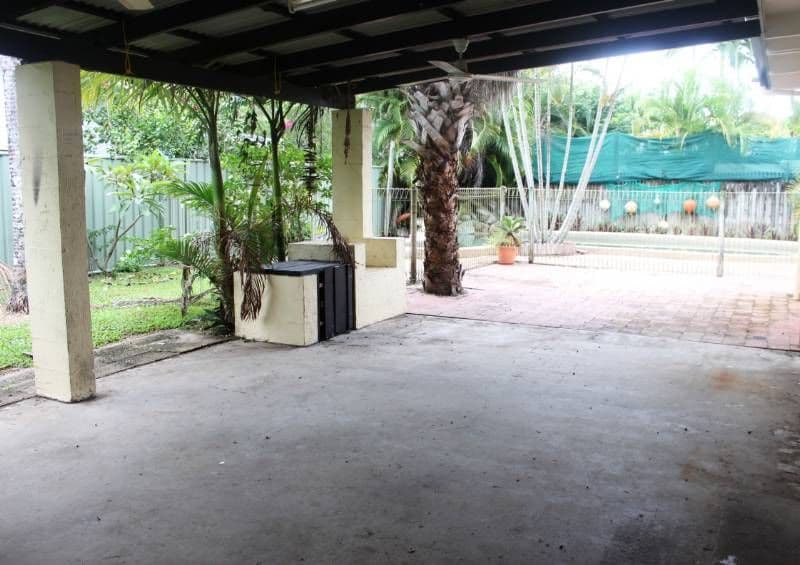 33 Tamarind Street, HOLLOWAYS BEACH QLD 4878, Holloways Beach - Thumbnail 3
