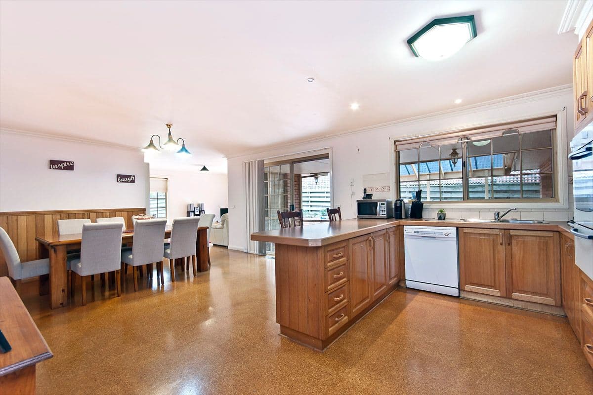 133 Mortlake Road, Warrnambool VIC 3280, Warrnambool - Thumbnail 3