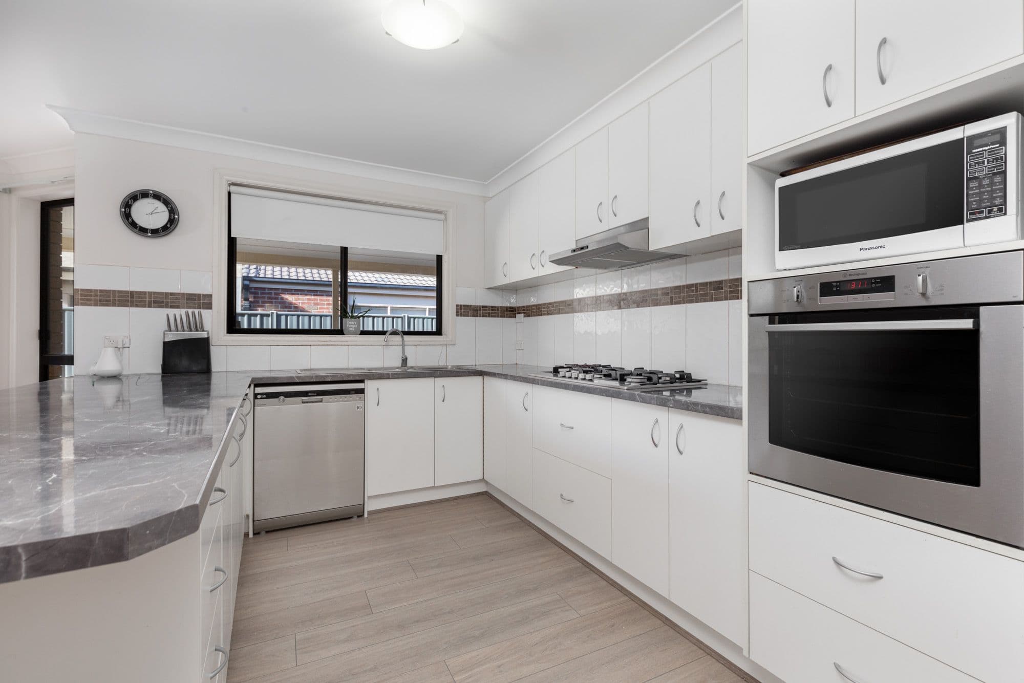 14 Stringybark Close, Manor Lakes VIC 3024, Manor Lakes - Thumbnail 4