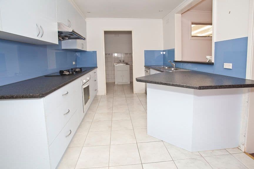 19 Risdon Drive, NOTTING HILL VIC 3168, Notting Hill - Thumbnail 3