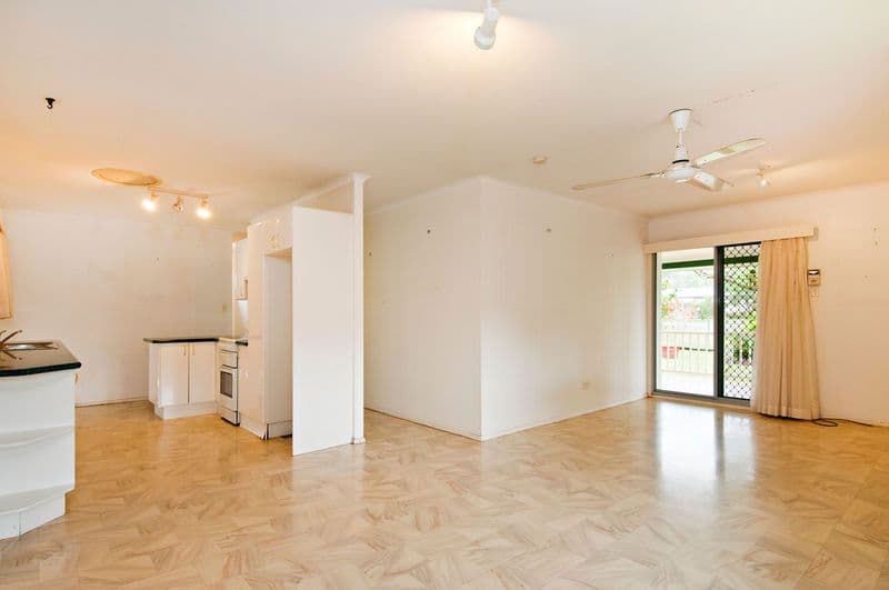 39  Koch Street, MOOROOBOOL QLD 4870, Mooroobool - Thumbnail 4