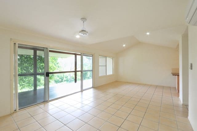 15 Macarthur Drive, CANNONVALE QLD 4802, Cannonvale - Thumbnail 4