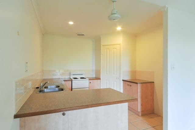 15 Macarthur Drive, CANNONVALE QLD 4802, Cannonvale - Thumbnail 5