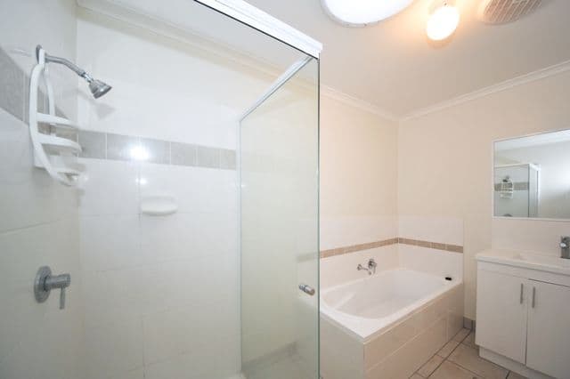 15 Macarthur Drive, CANNONVALE QLD 4802, Cannonvale - Thumbnail 6