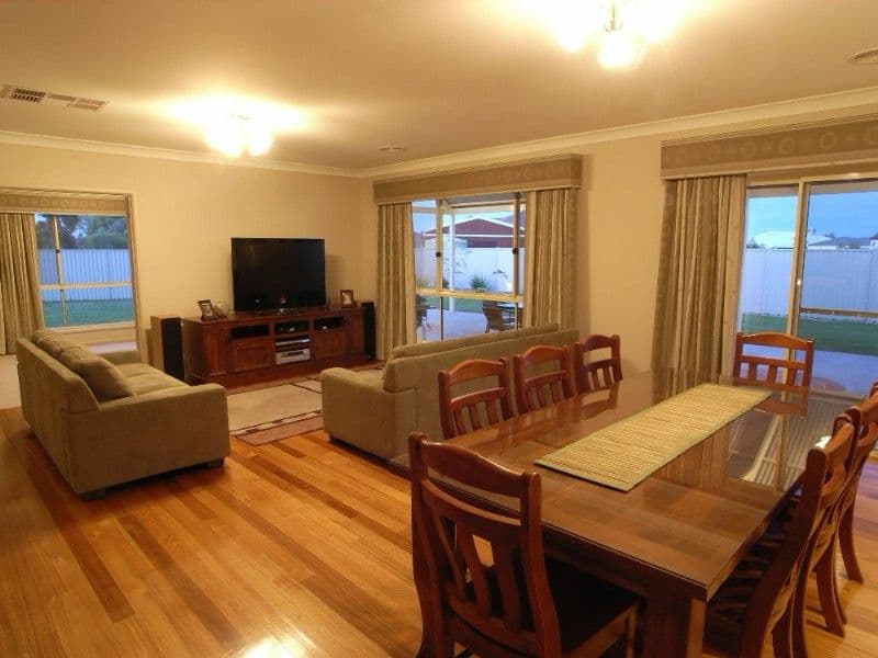 4 Blackscroft Road, Rockbank, VIC, 3335, Rockbank - Thumbnail 3