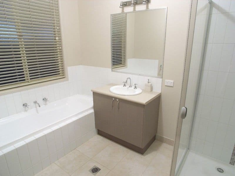 4 Blackscroft Road, Rockbank, VIC, 3335, Rockbank - Thumbnail 6