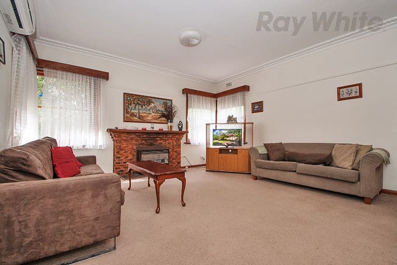 49 CROYDON Road, Croydon VIC 3136, Croydon - Thumbnail 2