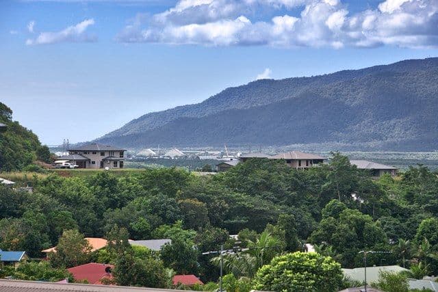 40 Treetop Drive, MOUNT SHERIDAN QLD 4868, Mount Sheridan - Thumbnail 2