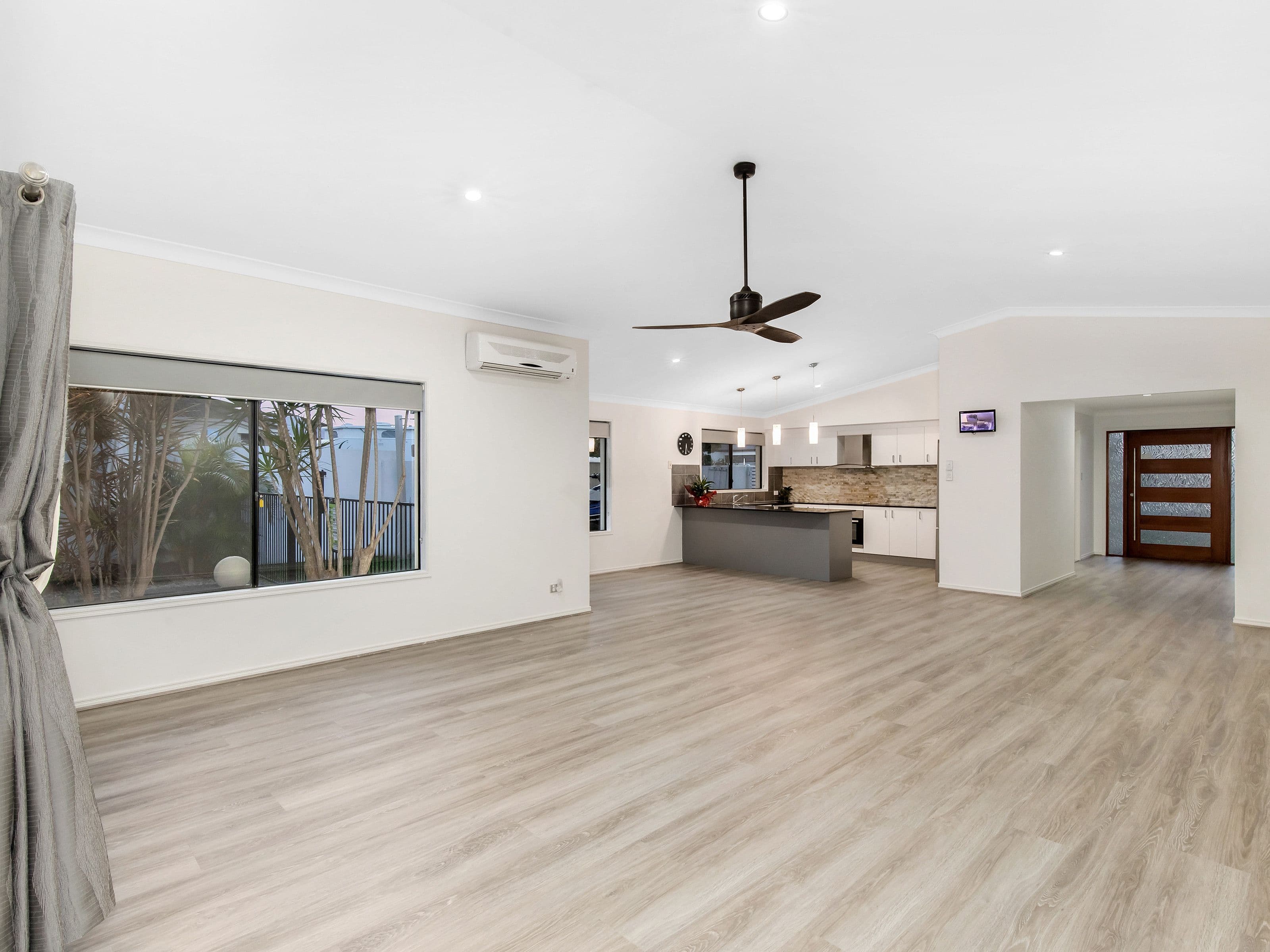 20 Broxbourne Place, Oxenford QLD 4210, Oxenford - Thumbnail 7