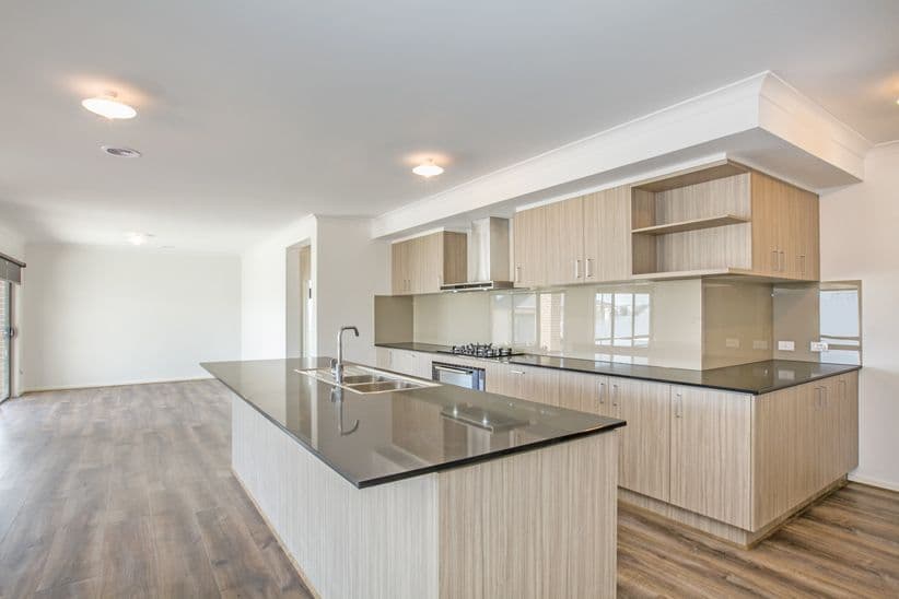 3 Distinction Avenue, Craigieburn VIC 3064, Craigieburn - Thumbnail 3