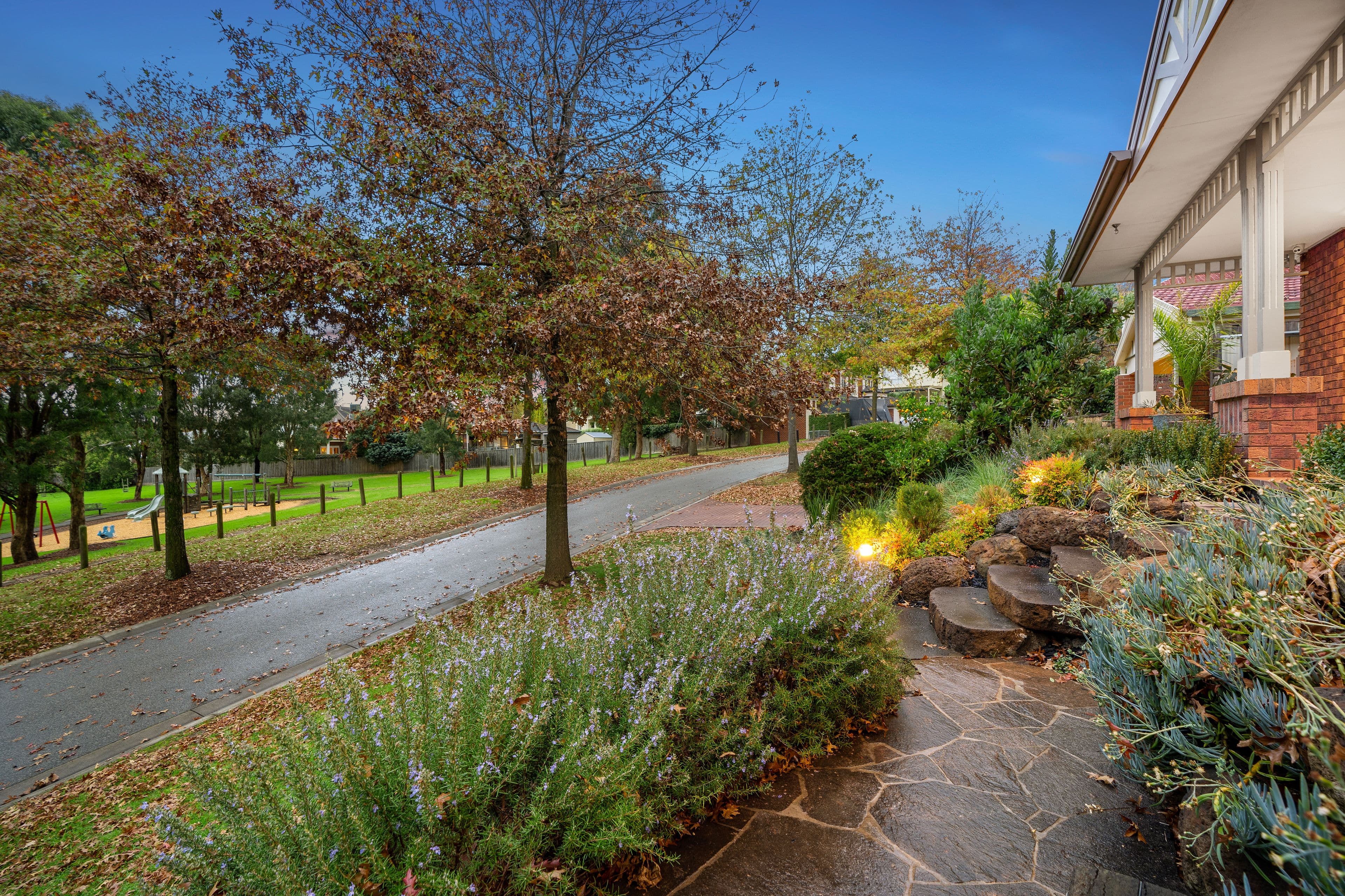 18 Pineview Court, Lysterfield VIC 3156, Lysterfield - Thumbnail 2