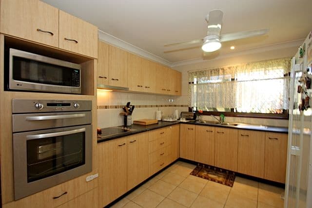 34 Glenelg Drive, BRASSALL QLD 4305, Brassall - Thumbnail 4