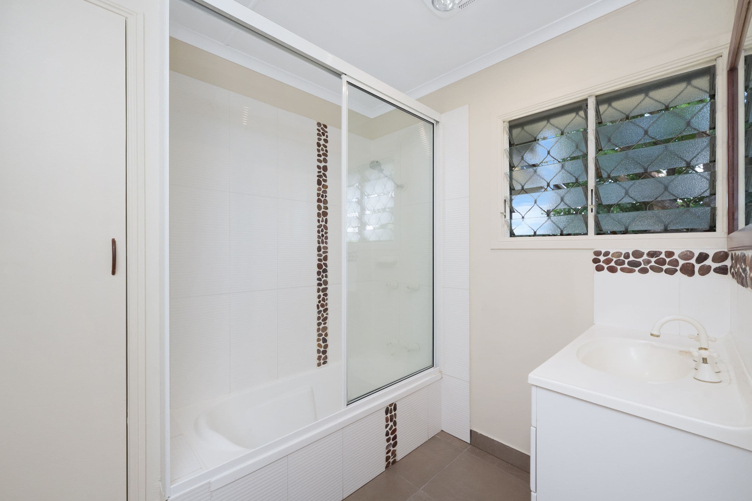 6 Bainbridge Street, Heatley QLD 4814, Heatley - Thumbnail 5