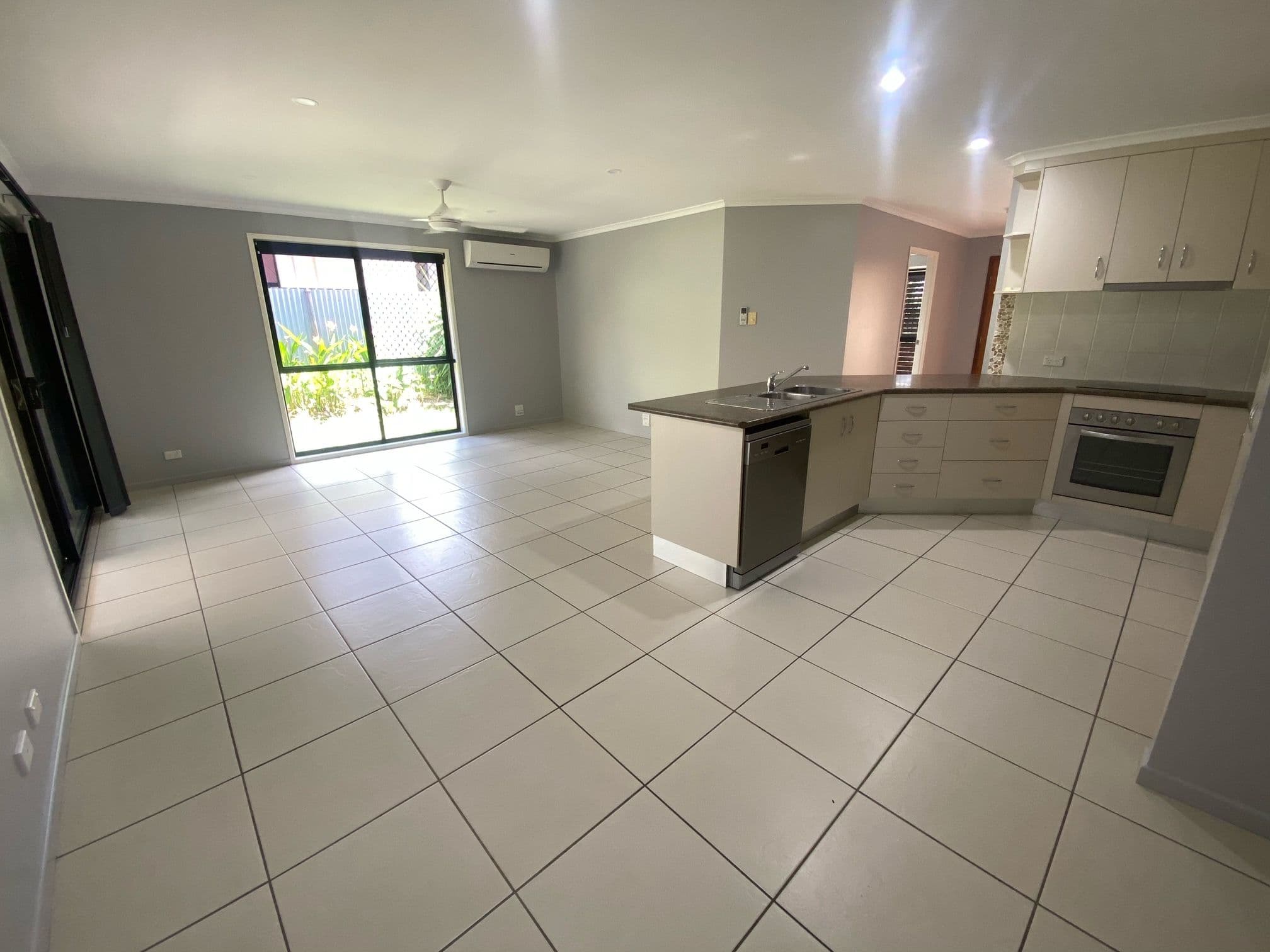 25 Townsend Street, Bucasia QLD 4750, Bucasia - Thumbnail 3