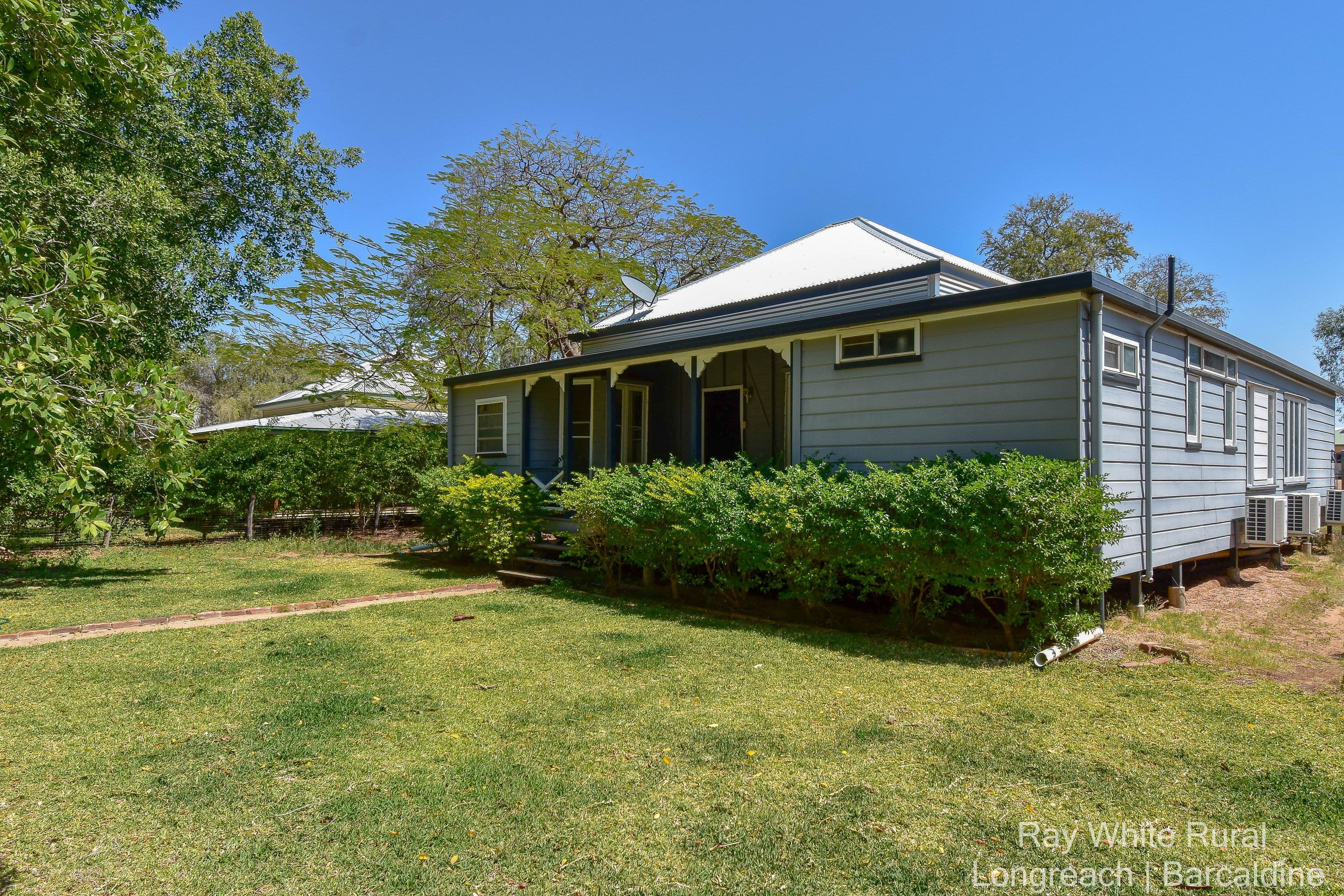 115 Crane Street, Longreach QLD 4730, Longreach - Image 1
