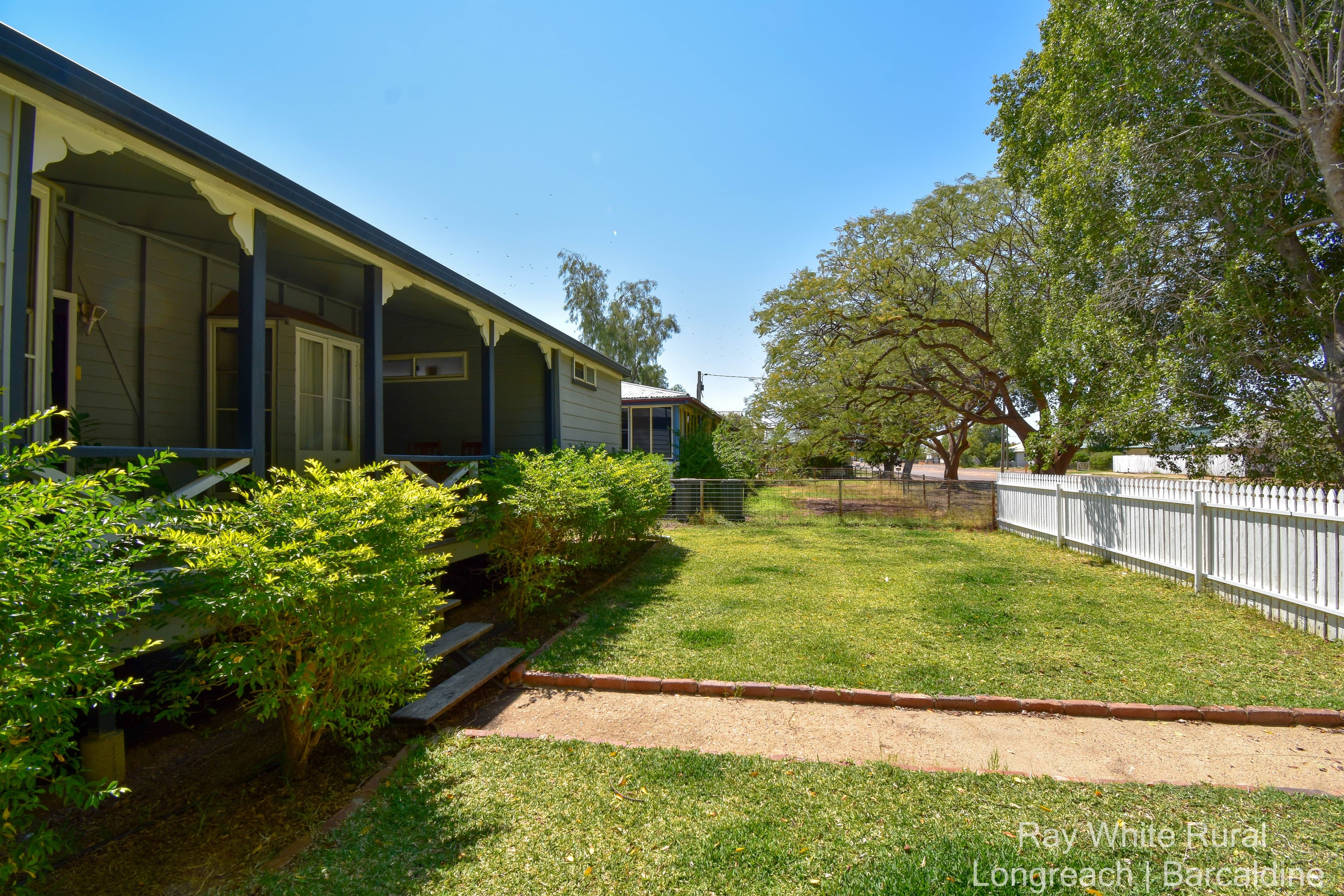 115 Crane Street, Longreach QLD 4730, Longreach - Thumbnail 2
