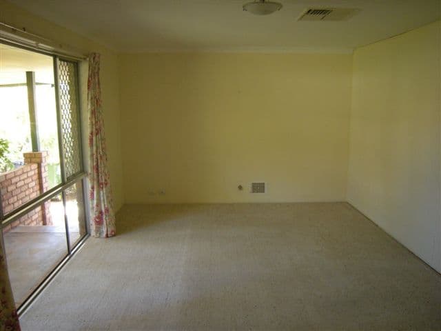 11 Gladesville Street, Kenmore, QLD, 4069, Kenmore - Thumbnail 7