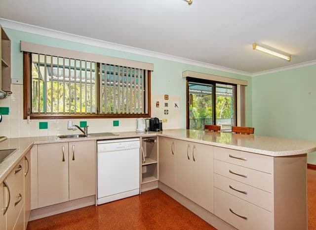2 Poinciana Drive, BORONIA HEIGHTS QLD 4124, Boronia Heights - Thumbnail 4