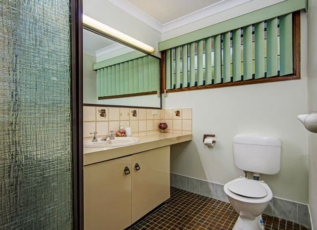 2 Poinciana Drive, BORONIA HEIGHTS QLD 4124, Boronia Heights - Thumbnail 8