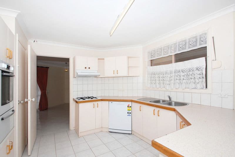 11 Oberon Drive, CARRUM DOWNS VIC 3201, Carrum Downs - Thumbnail 2