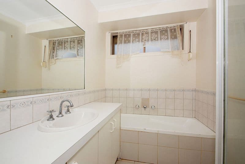 11 Oberon Drive, CARRUM DOWNS VIC 3201, Carrum Downs - Thumbnail 4