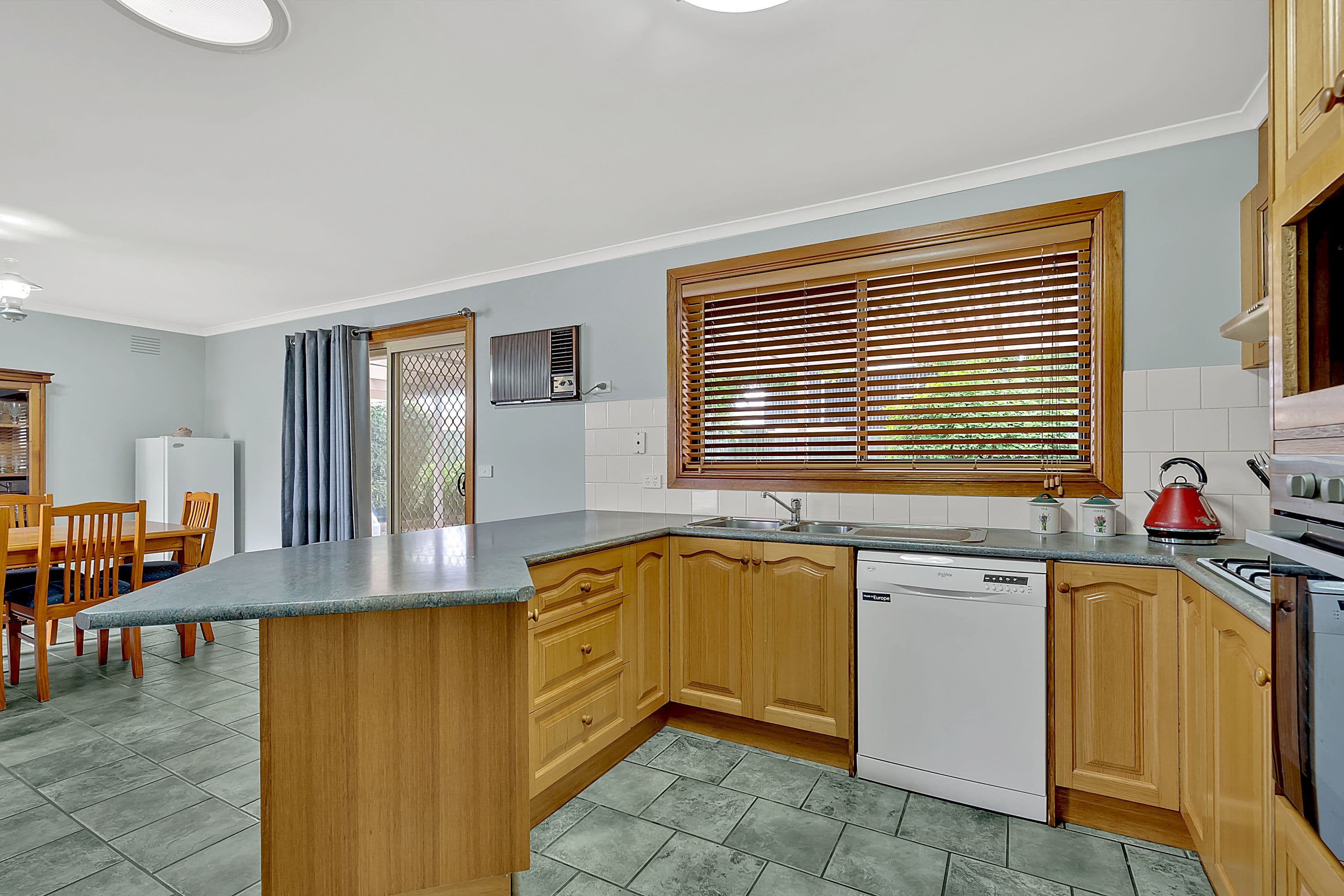 8 Beckington Place, Craigieburn VIC 3064, Craigieburn - Thumbnail 8