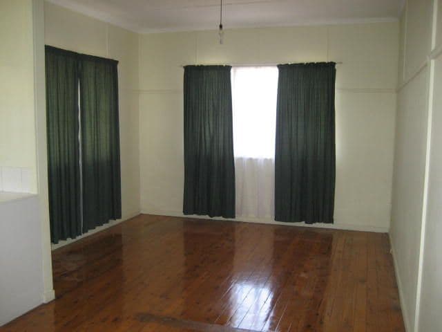 7 Derwak Street, HARRISTOWN QLD 4350, Harristown - Thumbnail 3