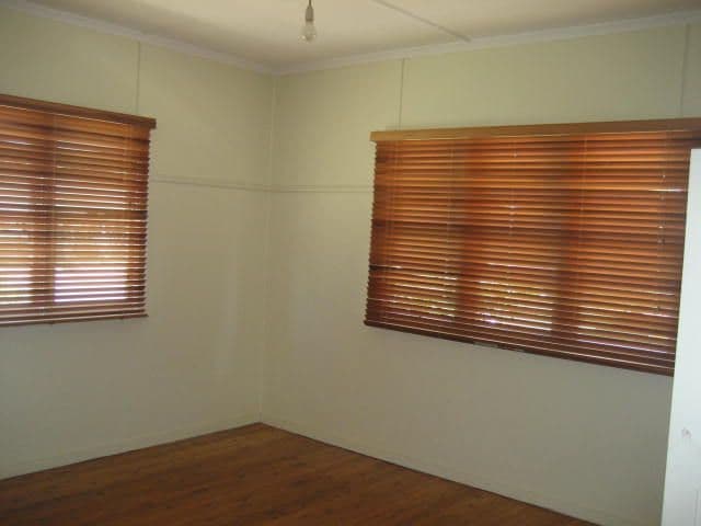 7 Derwak Street, HARRISTOWN QLD 4350, Harristown - Thumbnail 4