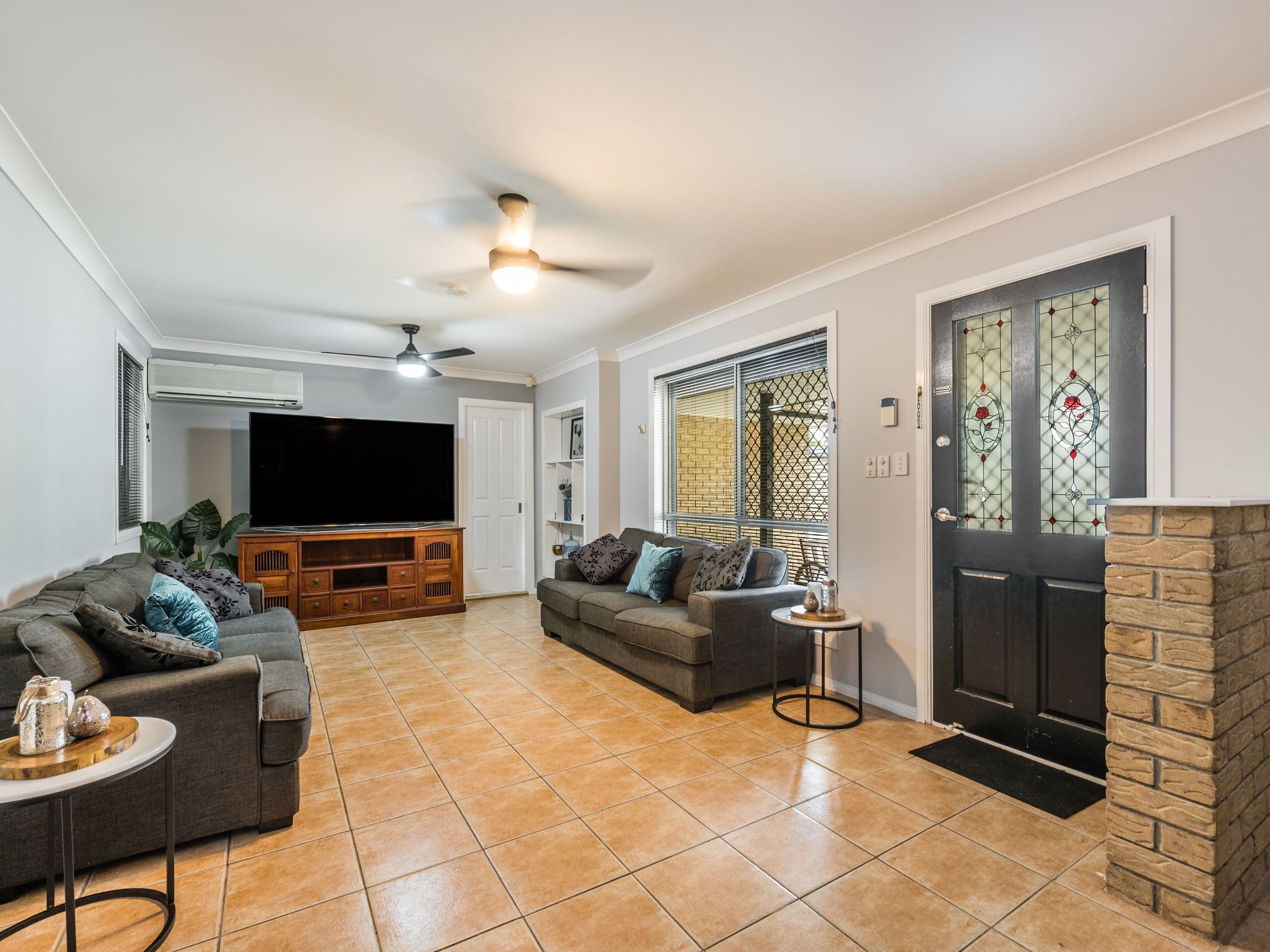 9 Rochelle Court, Edens Landing QLD 4207, Edens Landing - Thumbnail 4