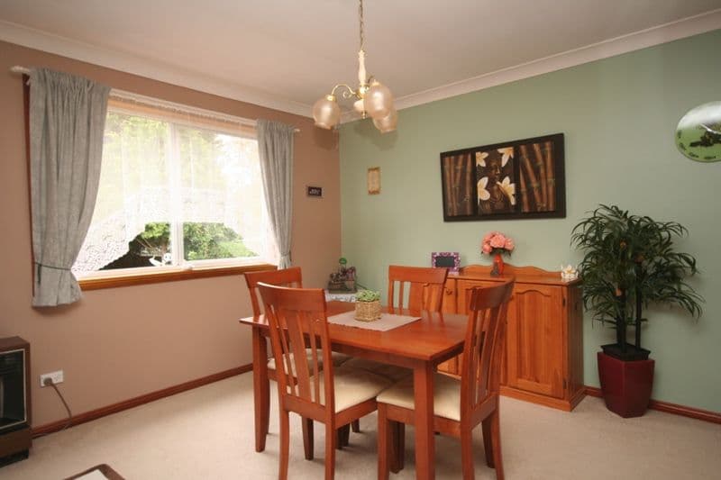 10 Strathroy Avenue, OBERON NSW 2787, Oberon - Thumbnail 4