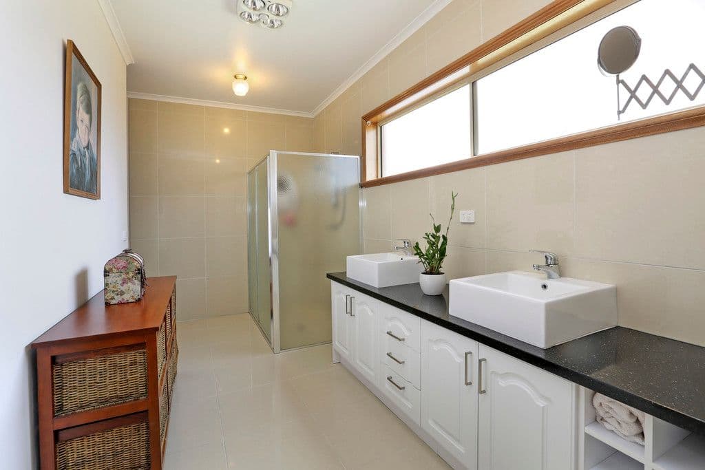 245 Windermere Road, Lara VIC 3212, Lara - Thumbnail 5