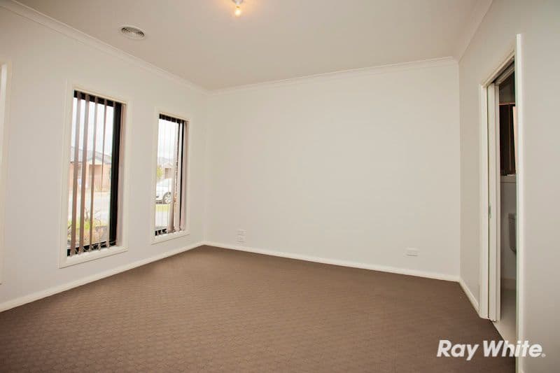 22 Edmund Street, PAKENHAM VIC 3810, Pakenham - Thumbnail 8